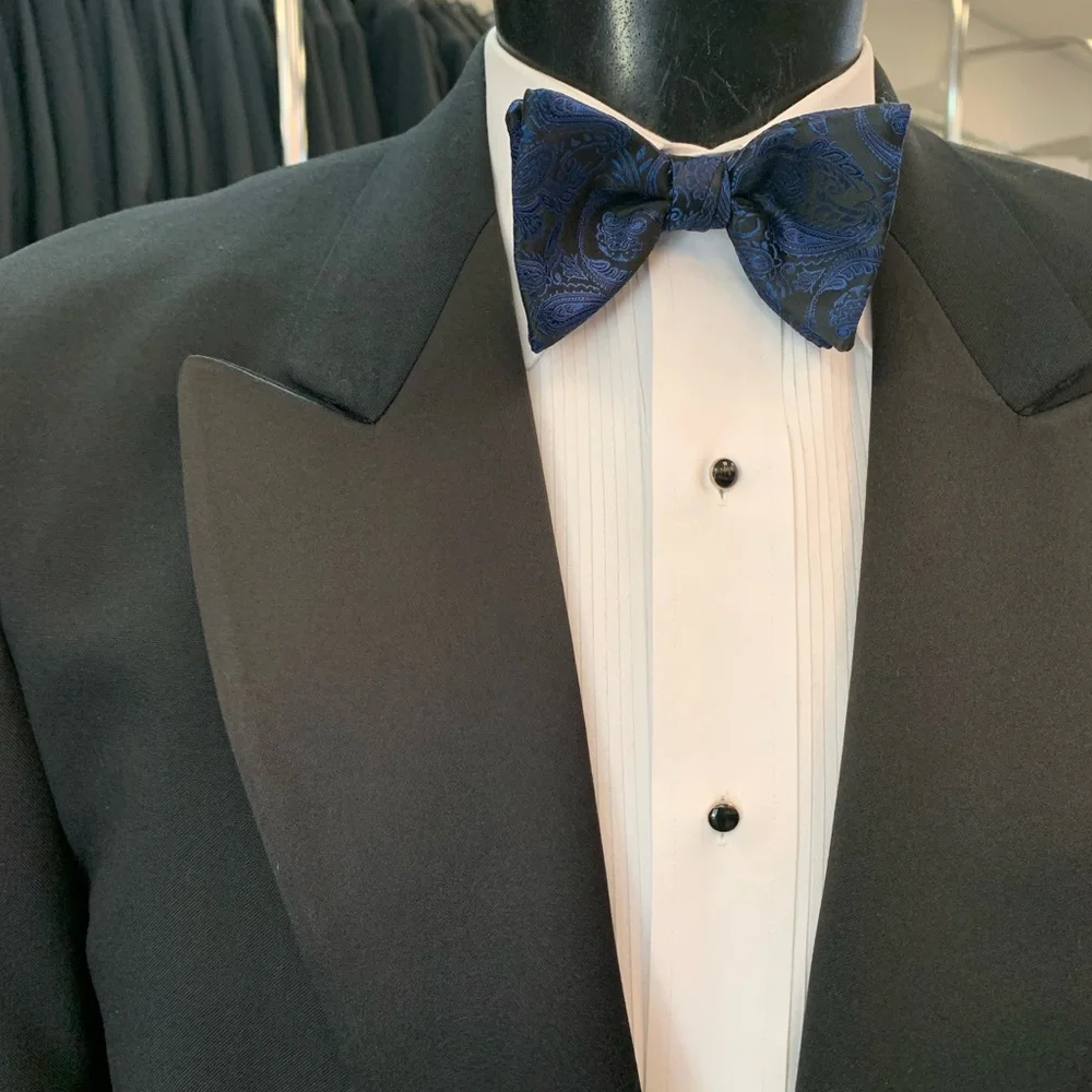Vintage Classic Black Peak Tuxedo - Picture 3 of 3